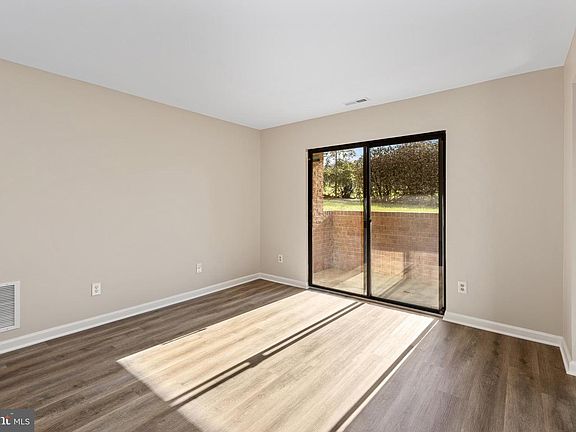 5th image of 1003 Spring Gate Rd APT 1B