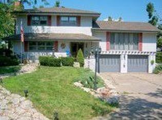 1204 Wentley Dr, Hiawatha, KS 66434