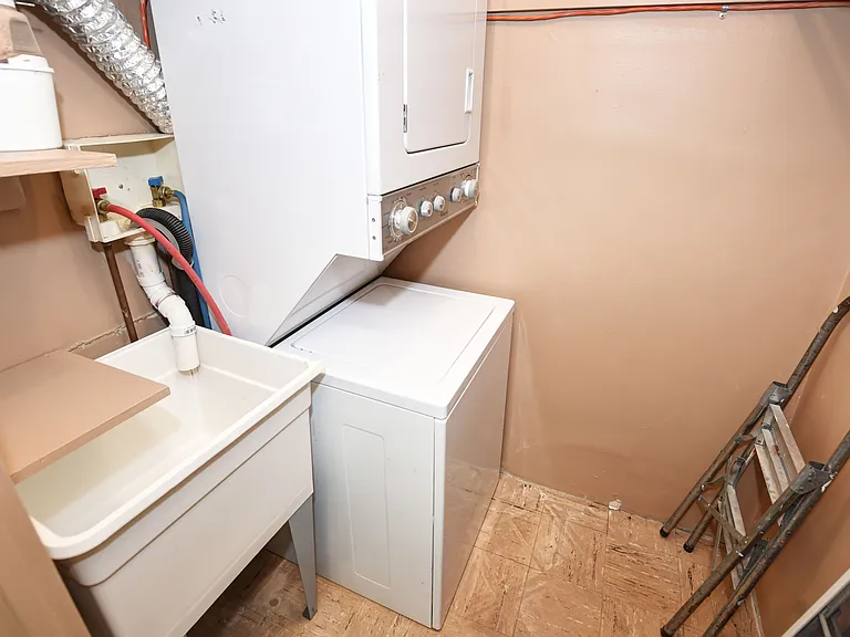 1620 E Broad St #402 — Photo 30