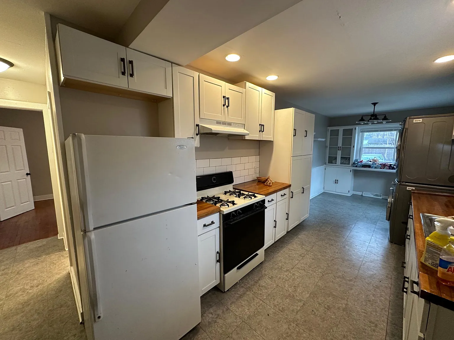 2 bed, 1100 sqft, $1,500 — Photo 3