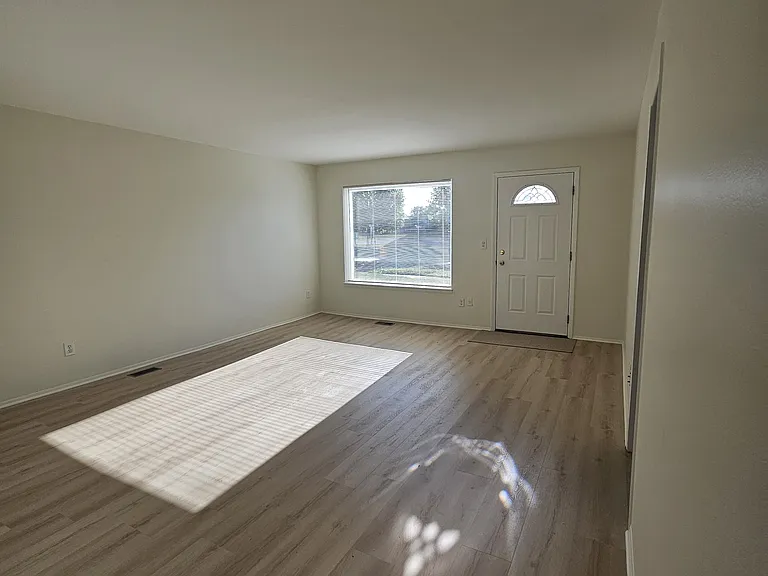 2161 Bacon Ave — Photo 3