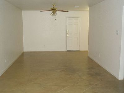 2nd image of 925 Maplewood St Unit B
