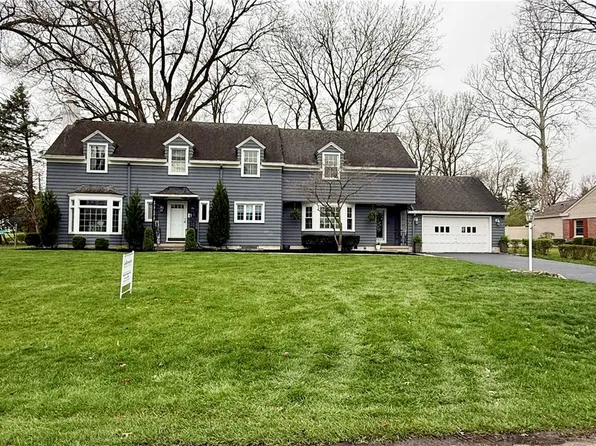 2 Orchard Dr, Piqua, OH 45356