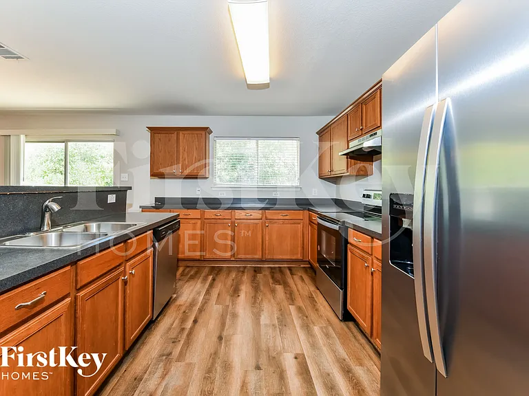 8036 Autumn Creek Trl — Photo 8