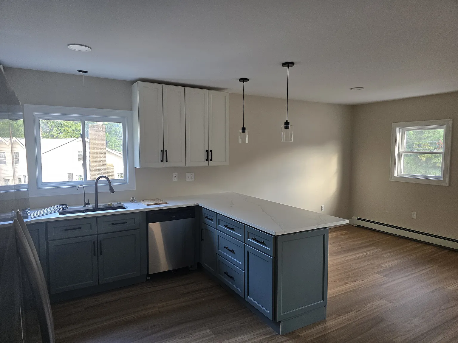 2 bed, 1150 sqft, $2,200 — Photo 4