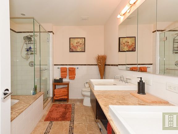 3rd image of 175 Huguenot St Unit 806