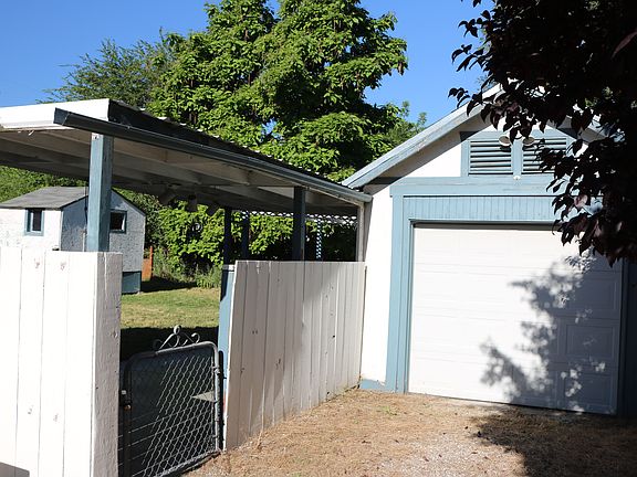 One car garage