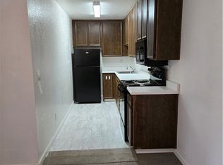 701 N Los Felices Cir W UNIT L202, Palm Springs, CA 92262