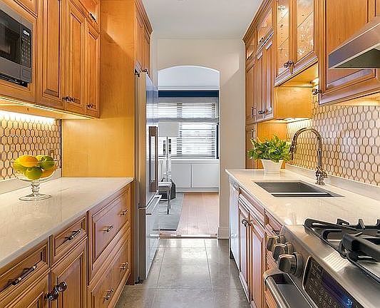 3rd image of 340 E 74th St APT 11E