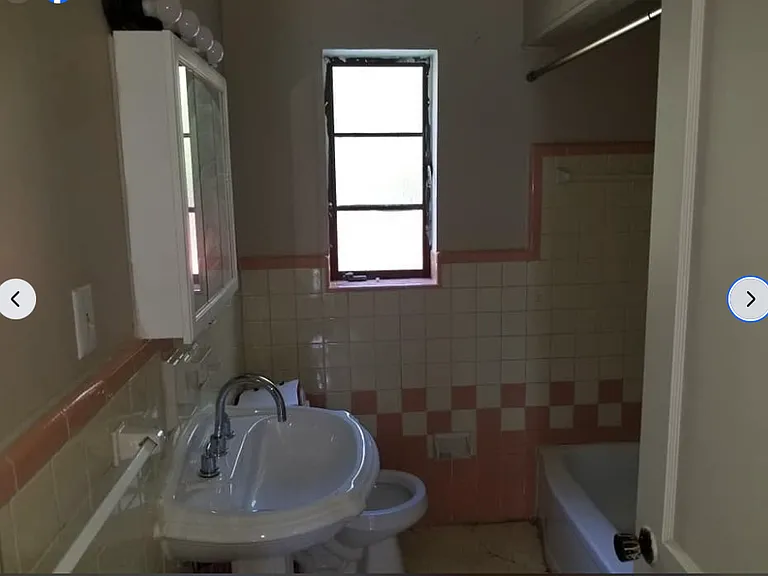 7922 Granville Ln — Photo 5