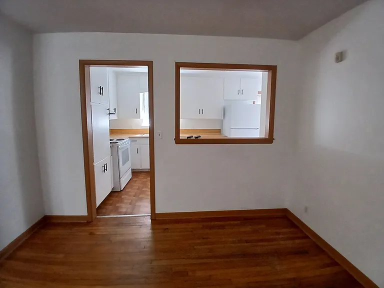 702 Hardin Dr — Photo 4
