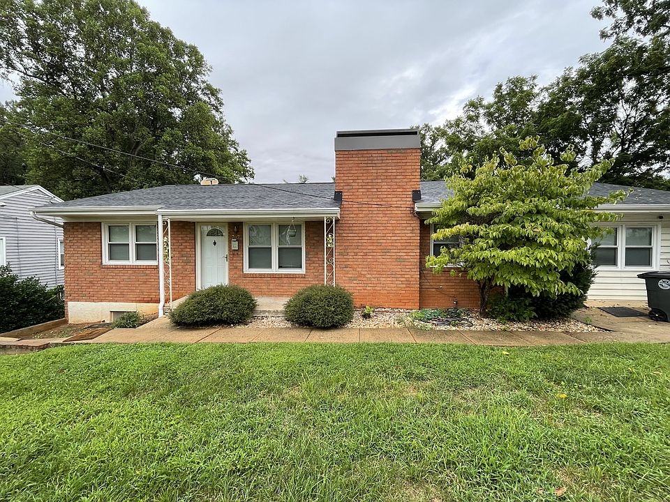 1st image of 702 Crestwood Cir #2