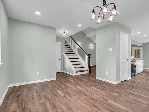 4th image of 24614 Moorgate Ln
