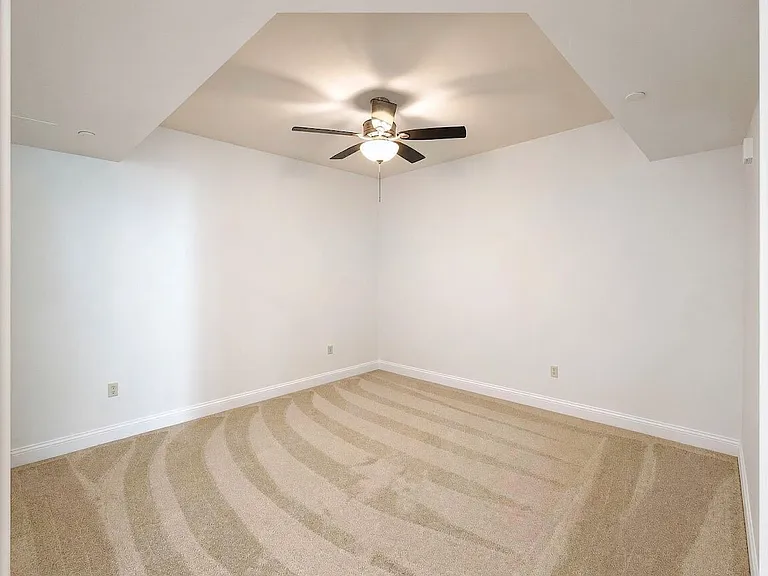 241 Riverside Dr #807 — Photo 2