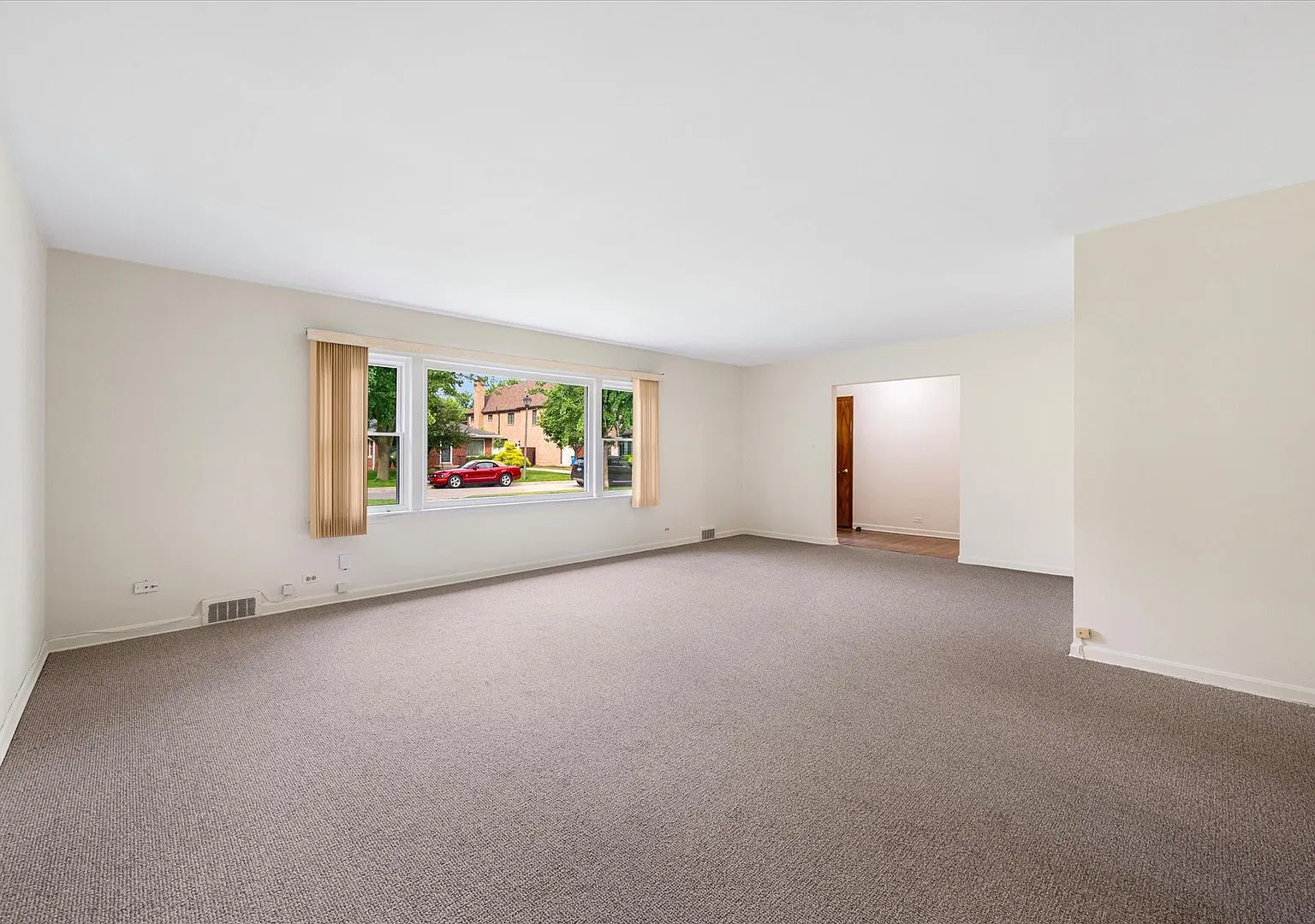 3 bed, 1702 sqft, $3,500 — Photo 4