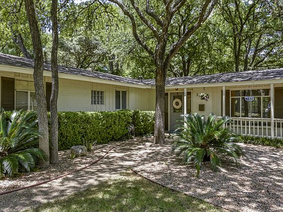 3rd image of 3006 Oakhaven Dr
