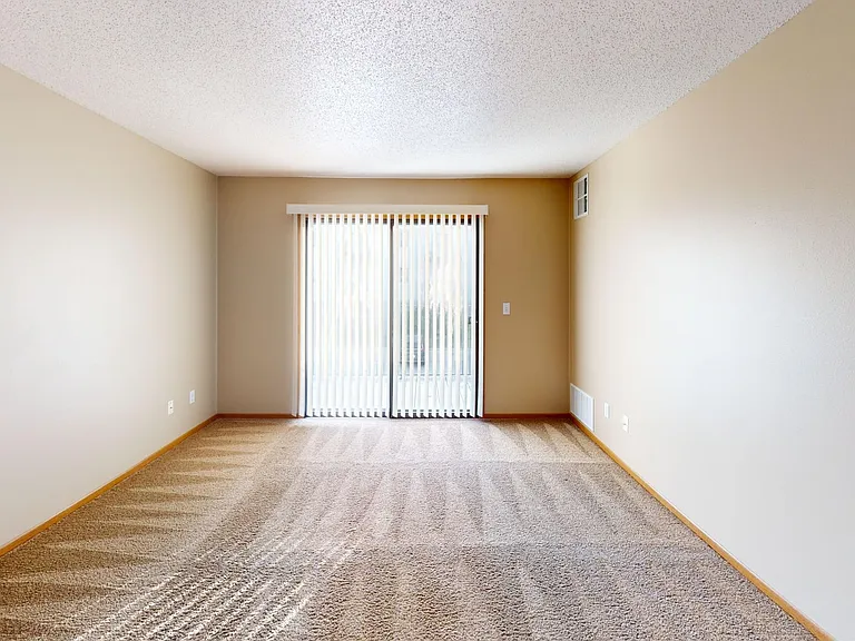 Dakota Park Apartments — Photo 23