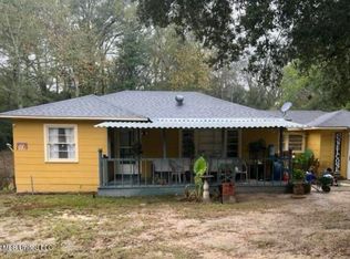 2214 N 3rd Ave, Laurel, MS 39440