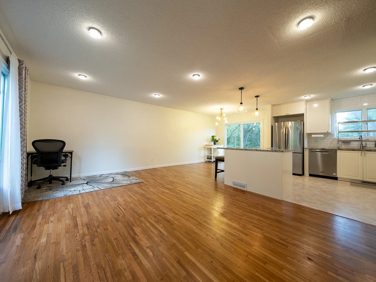 131st Street Court West, Apple Valley (6359) JP JS1 - 1 — Photo 3
