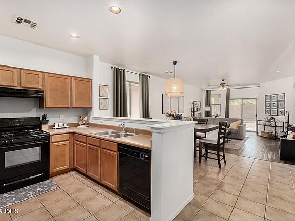 3rd image of 44285 W CYDNEE Drive