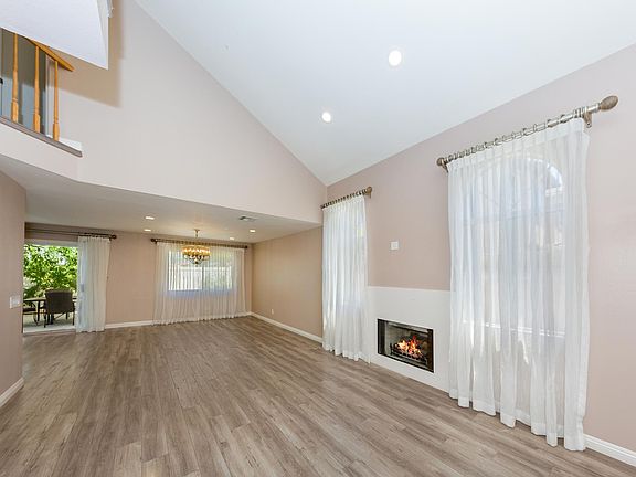 2nd image of 15031 Bedford Ln