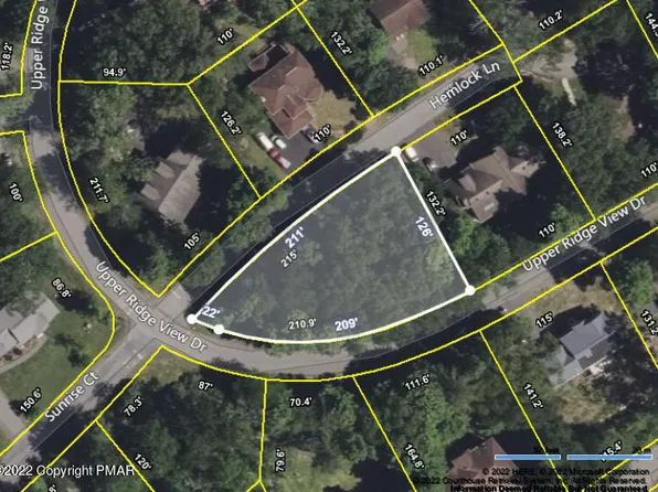 36 Hemlock Ln, East Stroudsburg, PA 18302