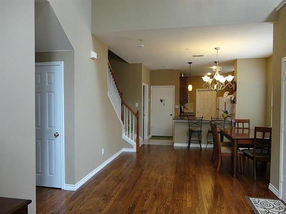 4th image of 2997 Muirfield Dr