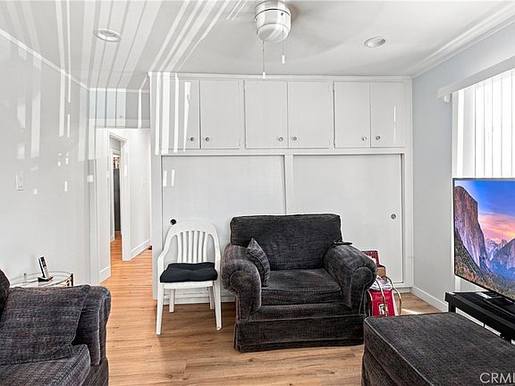 5th image of 1321 W 60th Pl