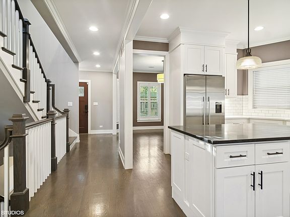 5th image of 1534 W Highland Ave