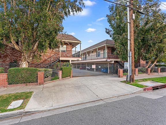 2nd image of 1618 Grismer Ave #206