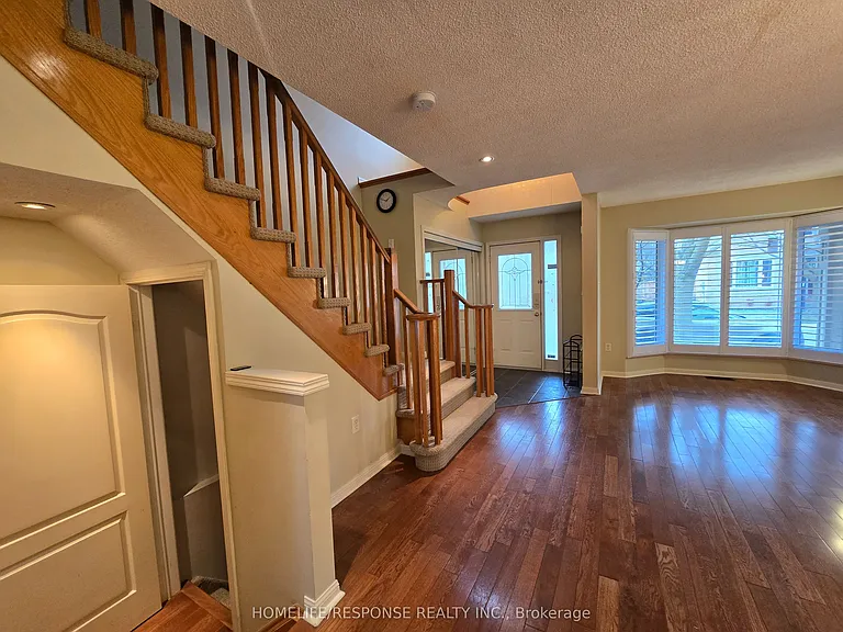 5156 Oakley Dr — Photo 2