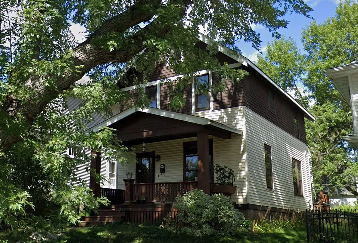 Building Photo - 426 N 13th Ave E