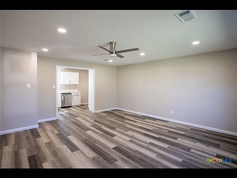 805 E Polk Ave — Photo 2