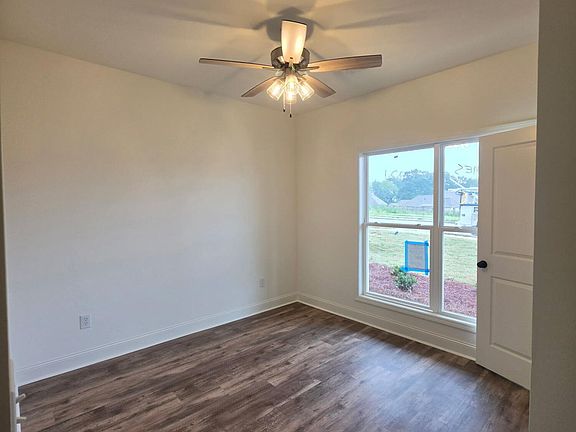 4th image of 361 Willow Way