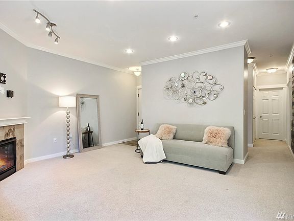 5th image of 25025 SE Klahanie Blvd APT J202