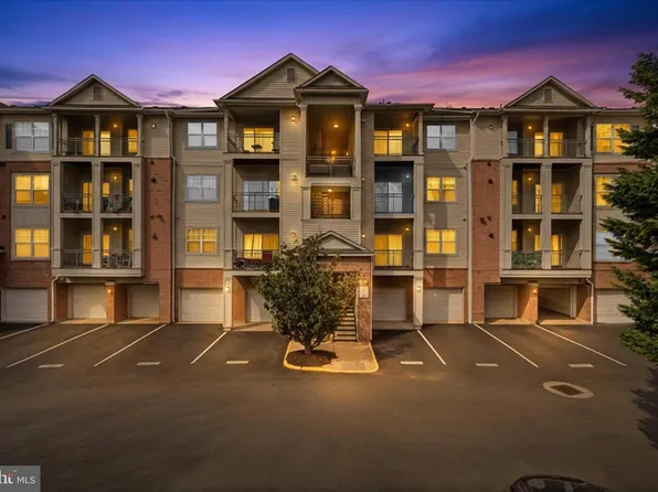 12124 Garden Ridge Ln Unit 301, Fairfax, VA 22030