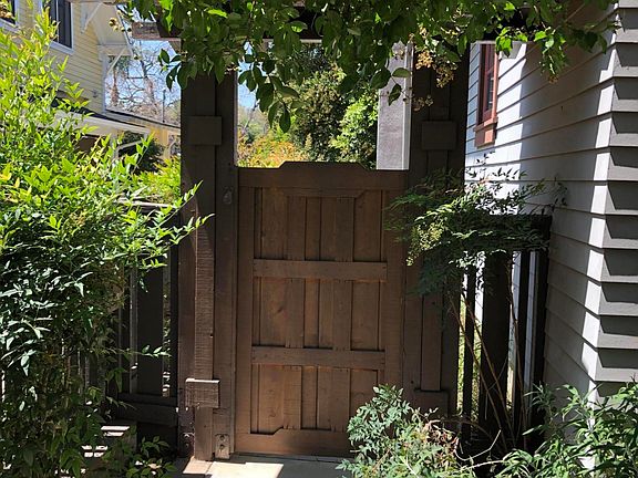 2nd image of 1911 Leman St #C