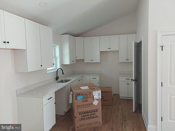 5th image of 5914 Harvey St
