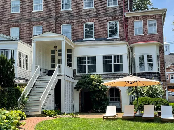 114 Duke Of Gloucester St, Annapolis, MD 21401