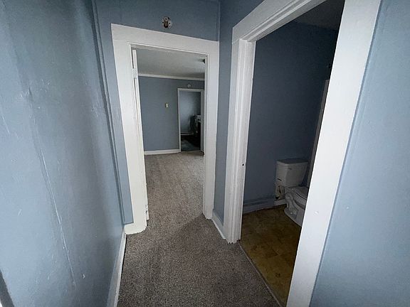 5th image of 702 Bank Street Ext #B