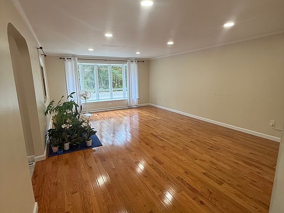 3rd image of 87 Bradford Rd #3