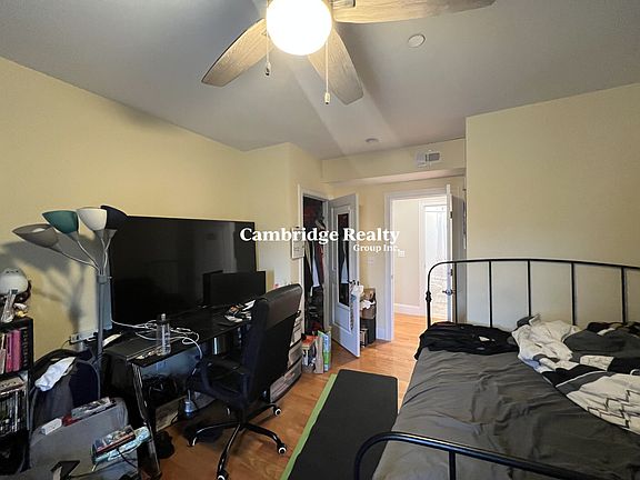 5th image of 118 Holland St #3T