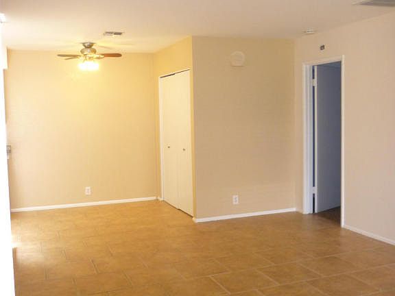 3rd image of 408 W Blackhawk Dr APT 6