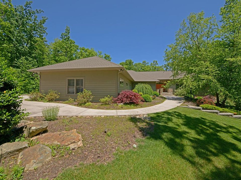 1st image of 144 Northridge Dr