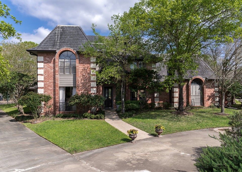 1st image of 2106 Fawn Ct