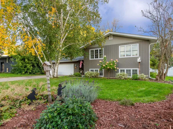 836 Woodley St E, Northfield, MN 55057