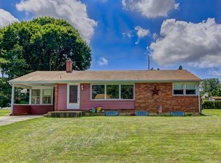 2458 Crystal Ln, York, PA 17402
