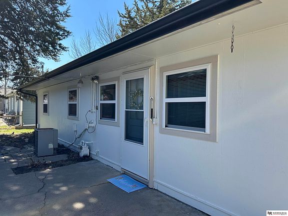 3rd image of 250 N Lincoln Ave