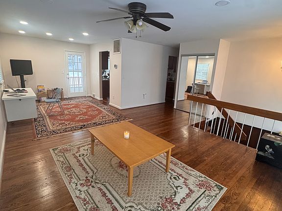 2nd image of 4403 Alta Vista Dr
