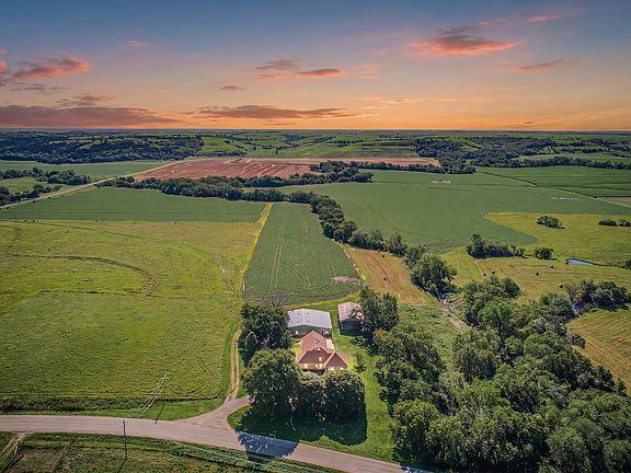3rd image of 10293 Clarks Creek Rd